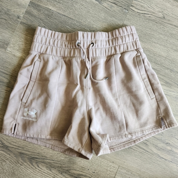 Under Armour UA Play Up 2-in 1 Essential Fleece Shorts Beige Women's Small S EUC - Picture 3 of 8